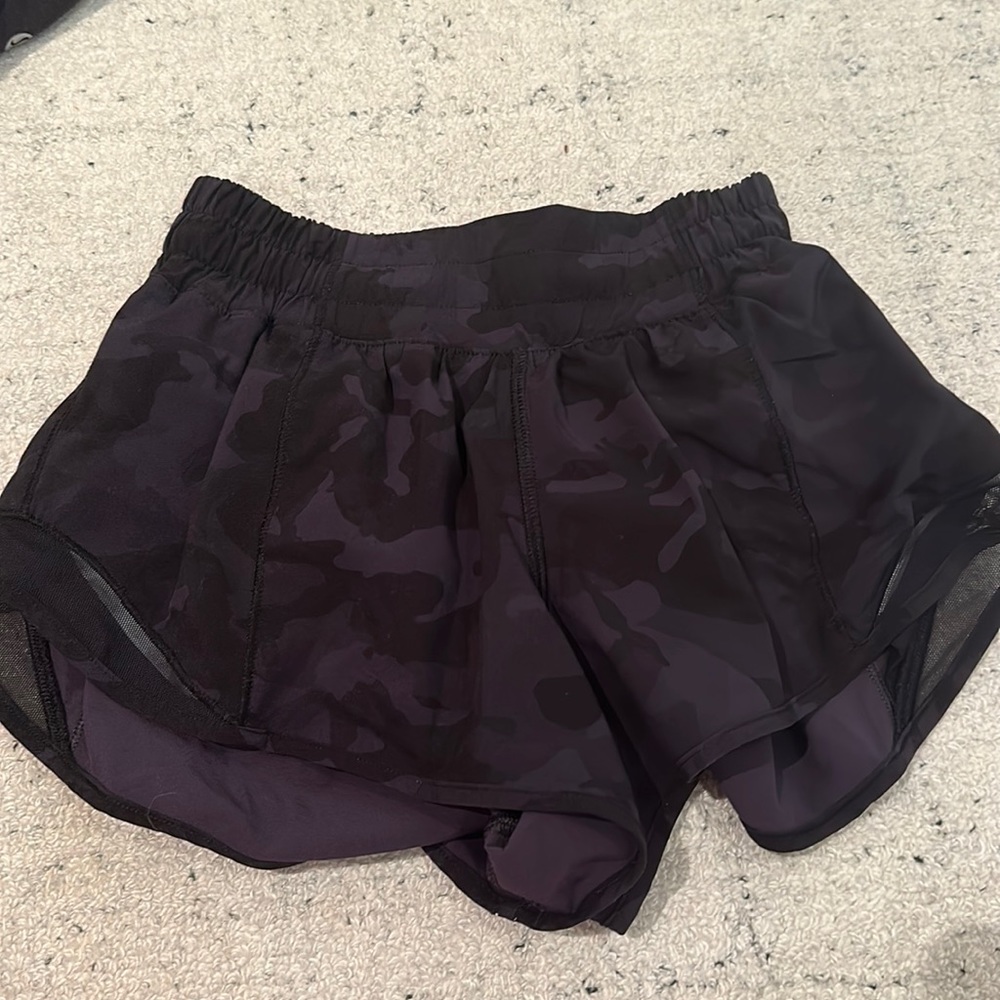 lululemon size 2 2.5 inch inseam shorts